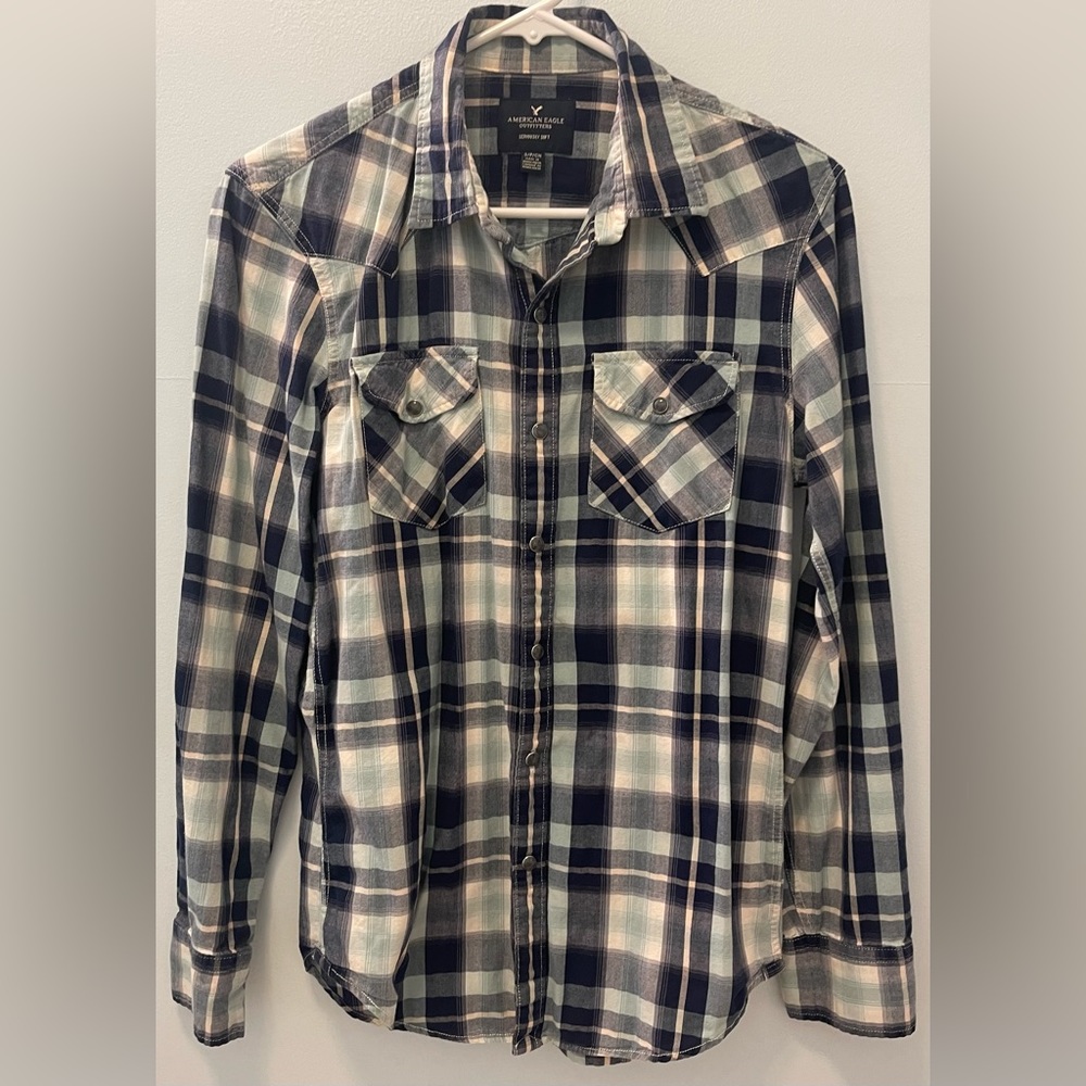 American Eagle Outfitters. Mens Snap button. Size Small.